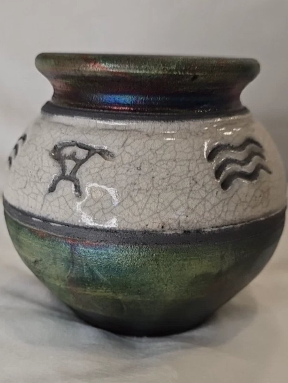 Ben Diller Vase Raku Art Pottery Iridescent Maui Hawaii Sea Turtle 4 in. Signed - Picture 3 of 11